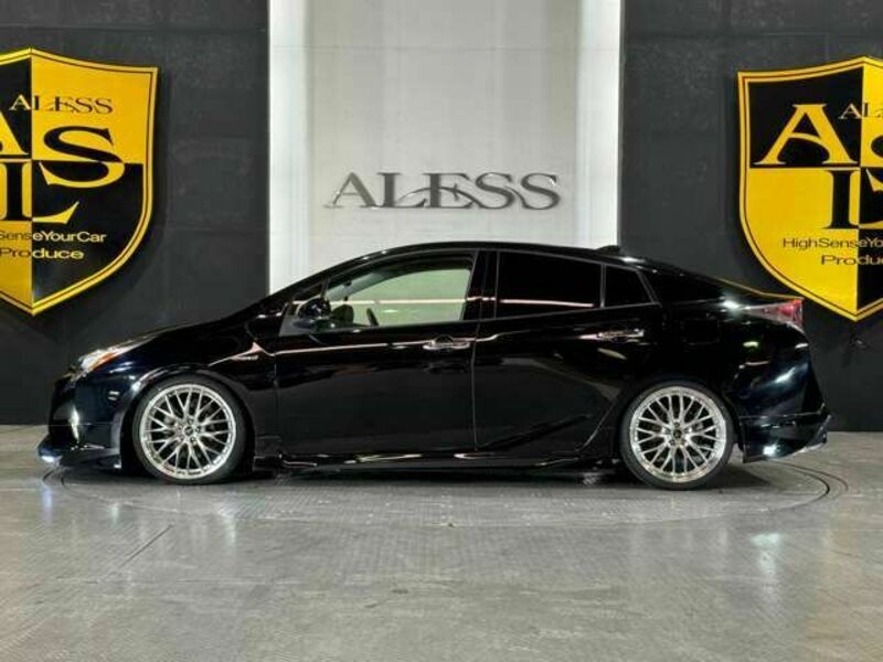 PRIUS-4