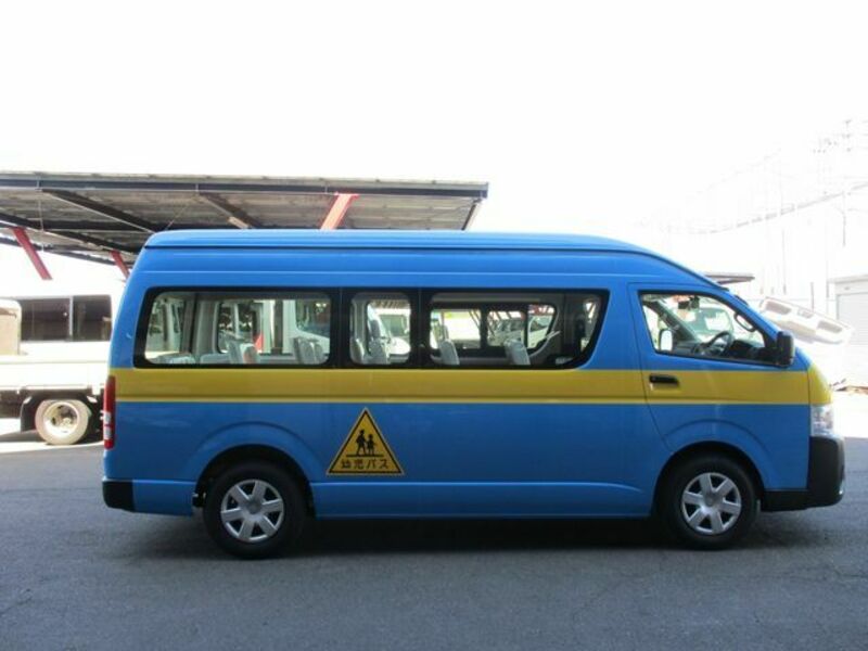 HIACE COMMUTER-5