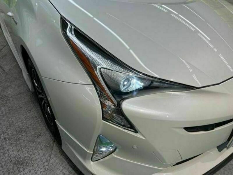 PRIUS-12