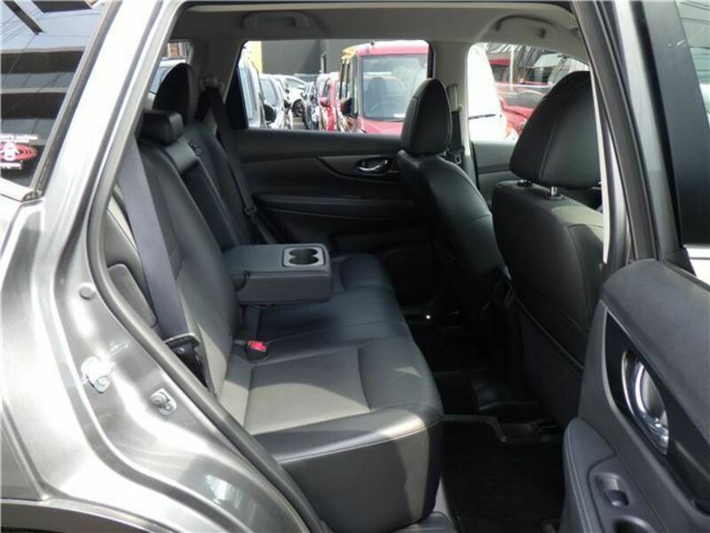 X-TRAIL-17