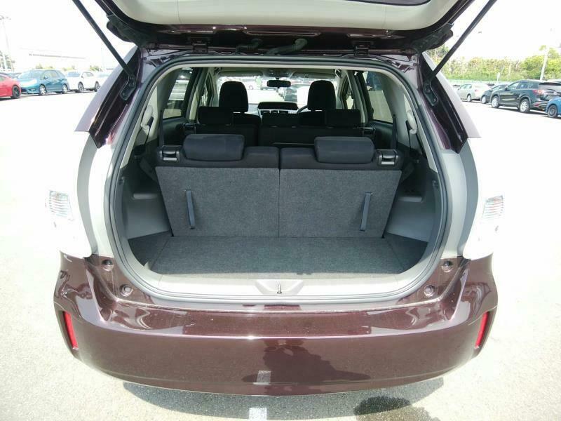 PRIUS ALPHA