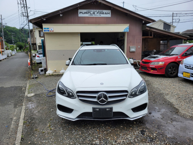 MERCEDES-BENZ　E-CLASS