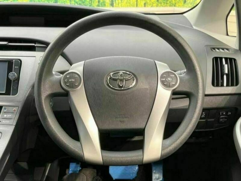 PRIUS-11