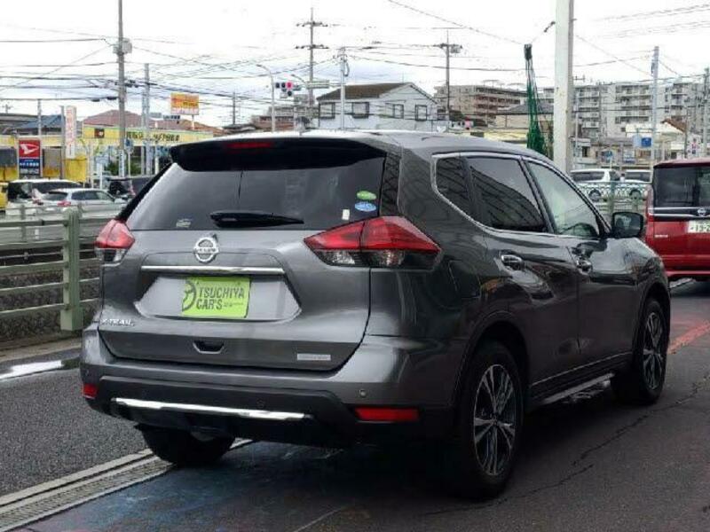 X-TRAIL-1