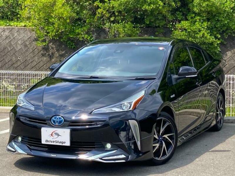 TOYOTA　PRIUS