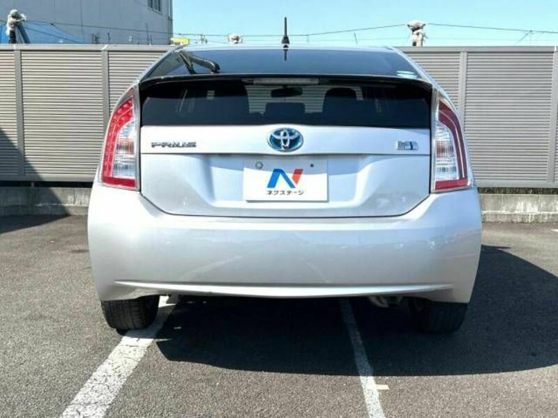 PRIUS-13