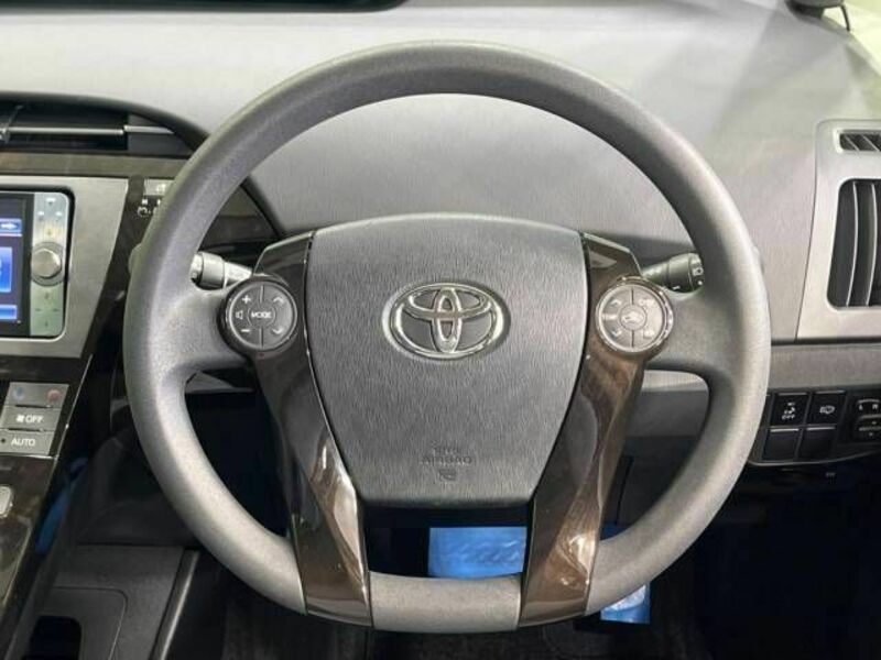 PRIUS-11