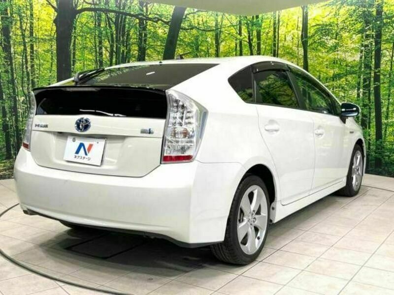 PRIUS-17