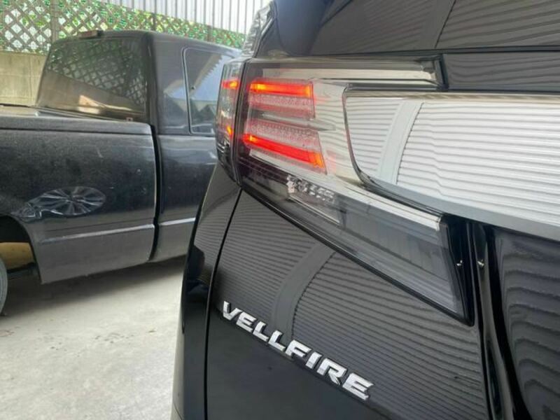 VELLFIRE-10