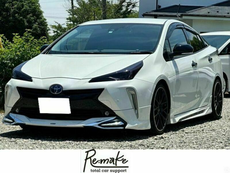 TOYOTA　PRIUS