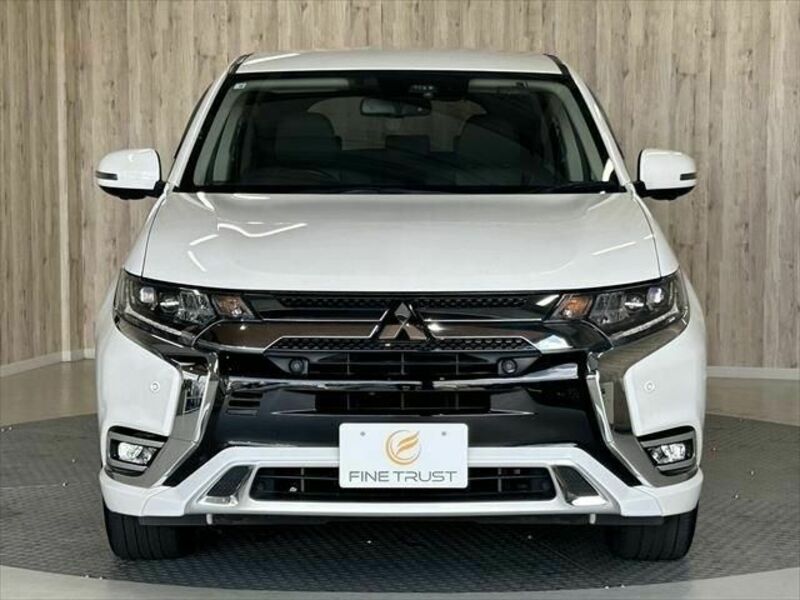 OUTLANDER PHEV-16