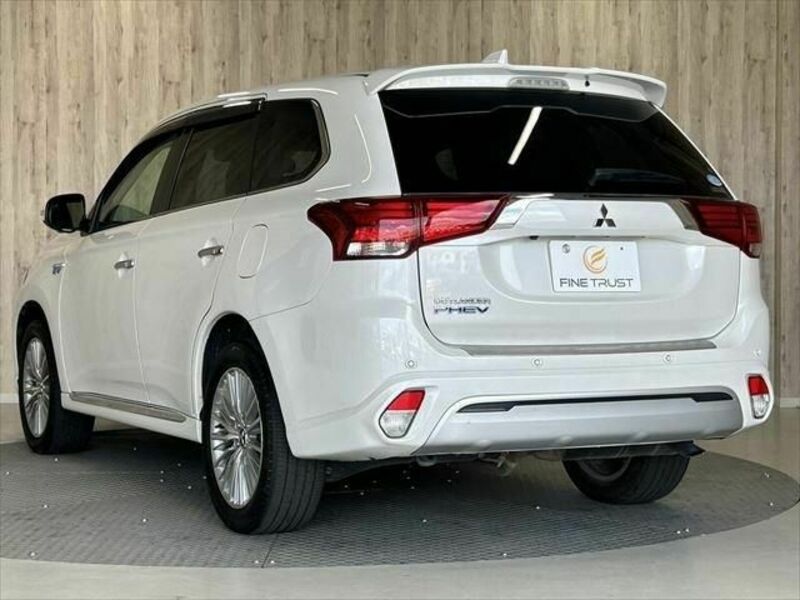 OUTLANDER PHEV-21