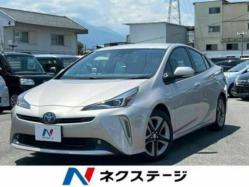 TOYOTA　PRIUS