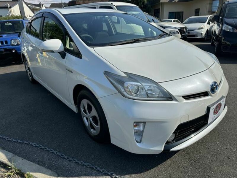 TOYOTA　PRIUS