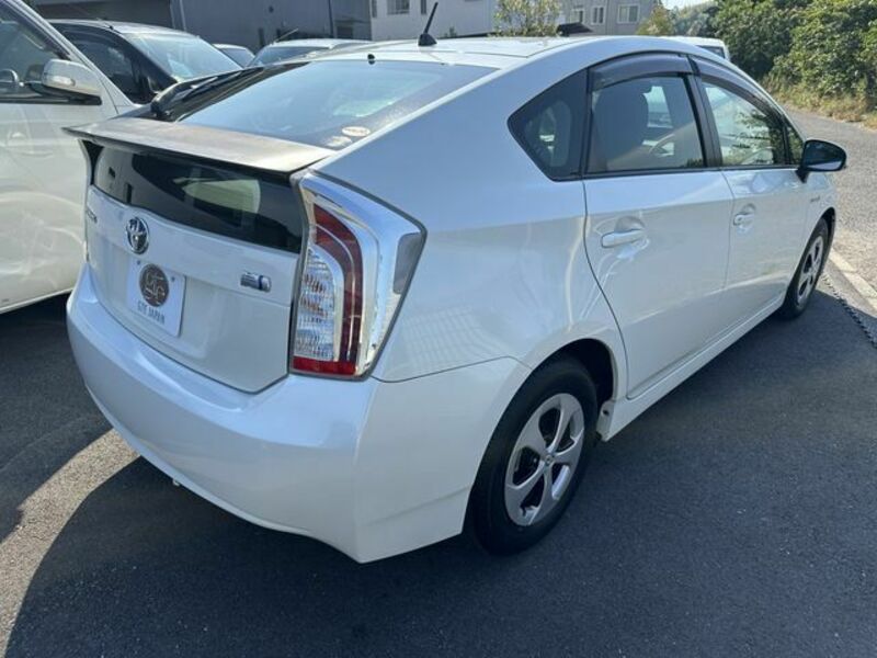 PRIUS-3