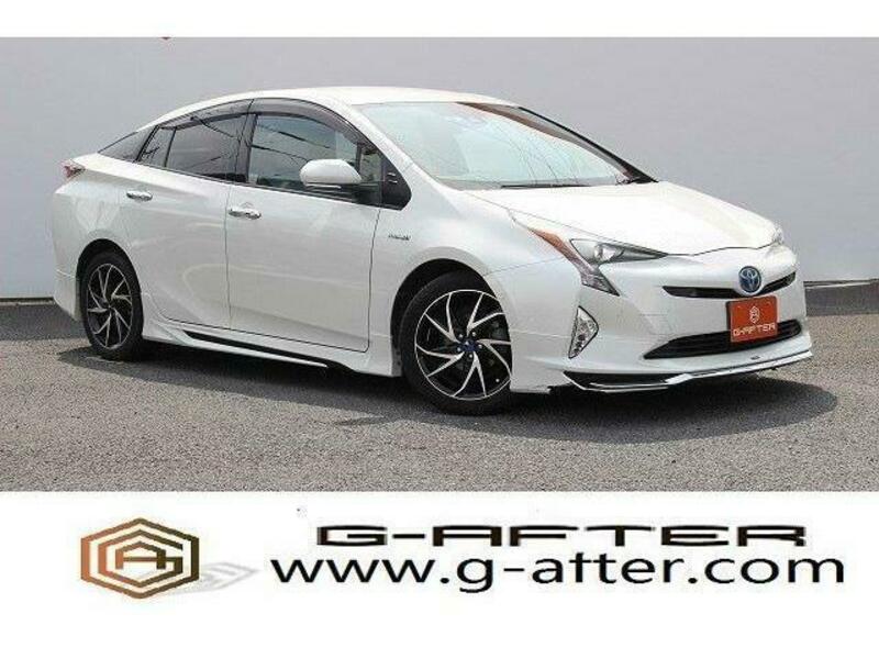 TOYOTA　PRIUS