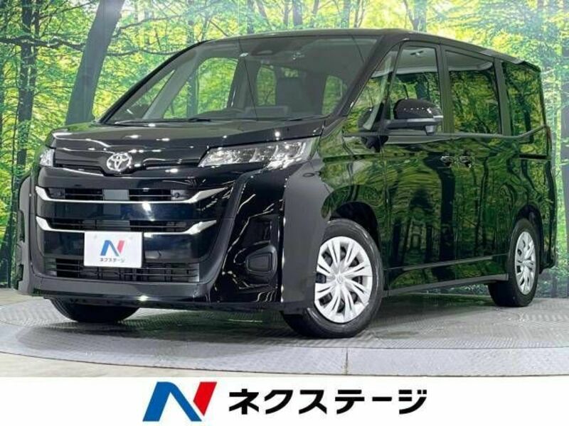 TOYOTA　NOAH