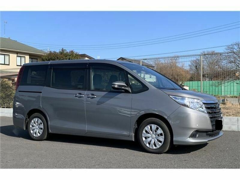 TOYOTA　NOAH