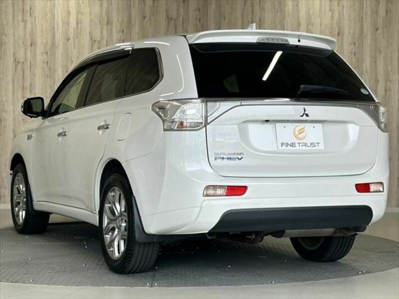 OUTLANDER PHEV-21