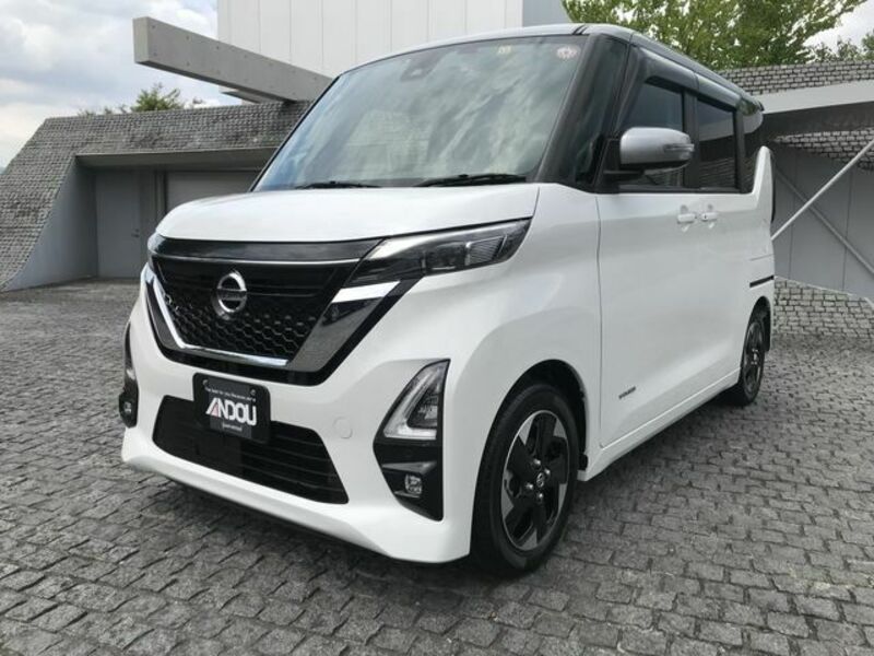 NISSAN　ROOX