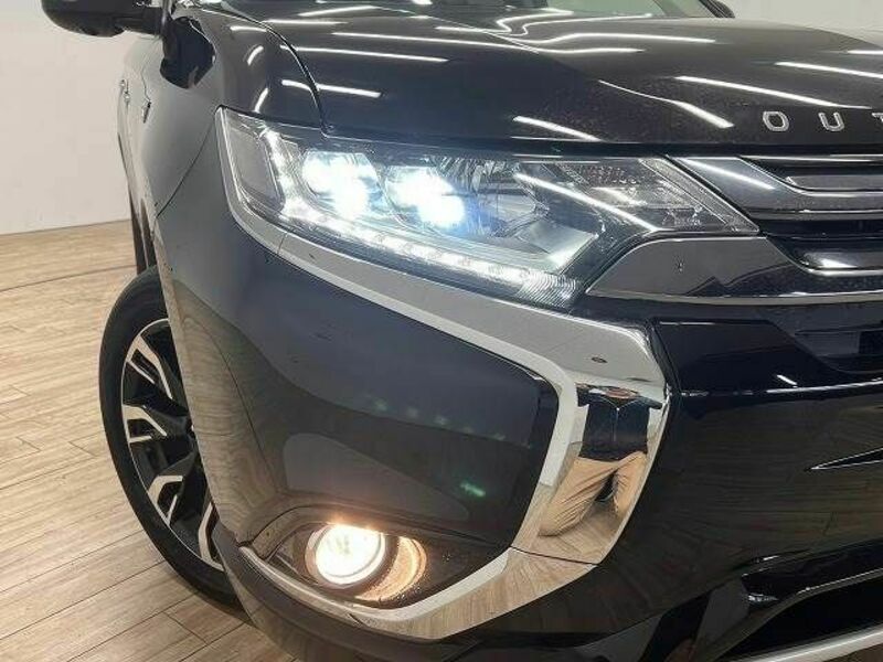 OUTLANDER PHEV-19