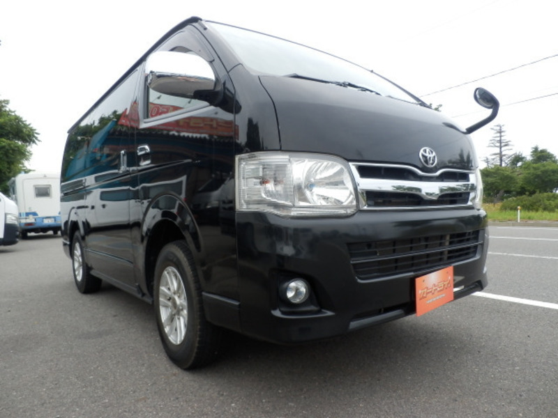 HIACE VAN-1