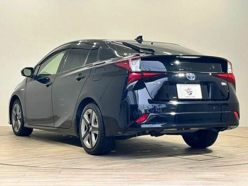 PRIUS-16