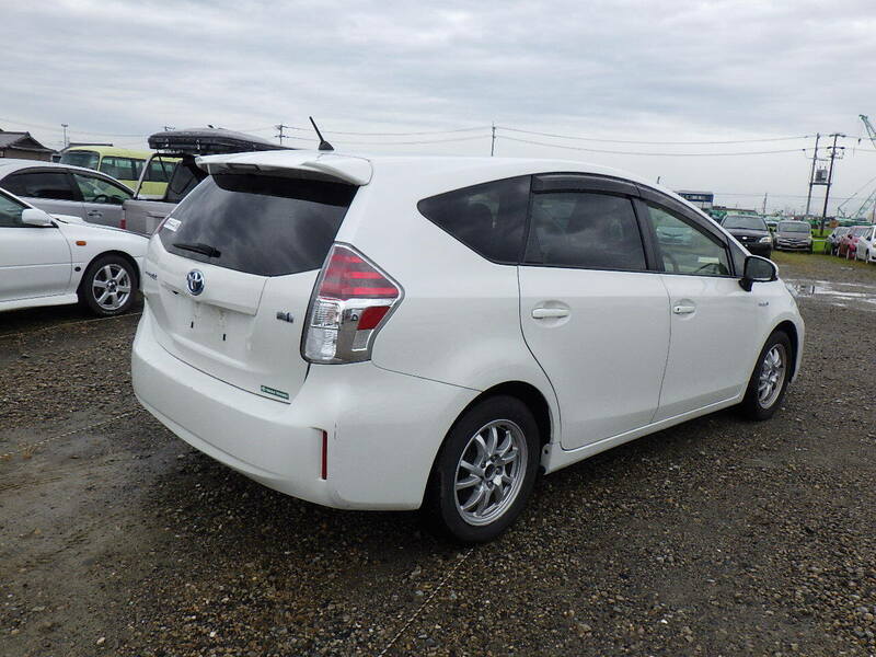 PRIUS ALPHA-2