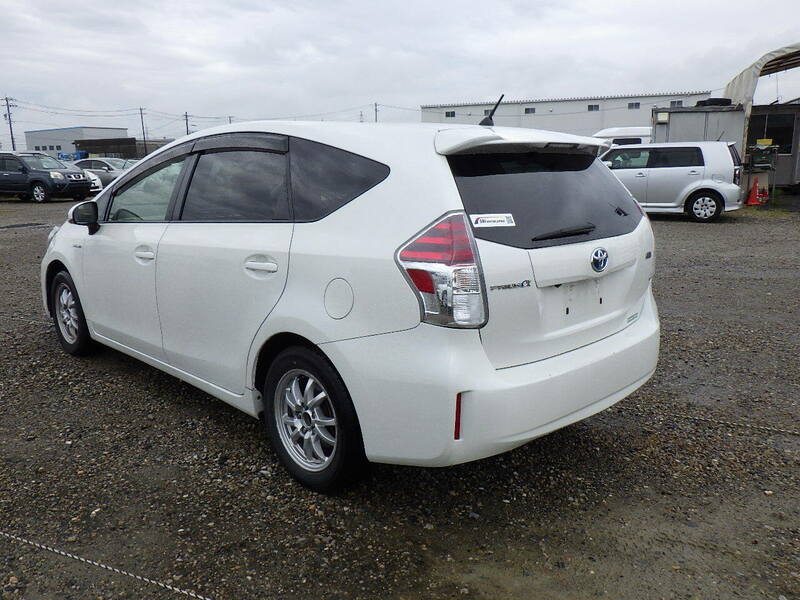 PRIUS ALPHA-3