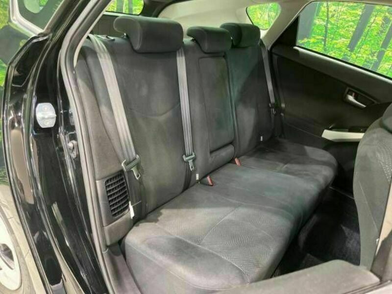 PRIUS-8