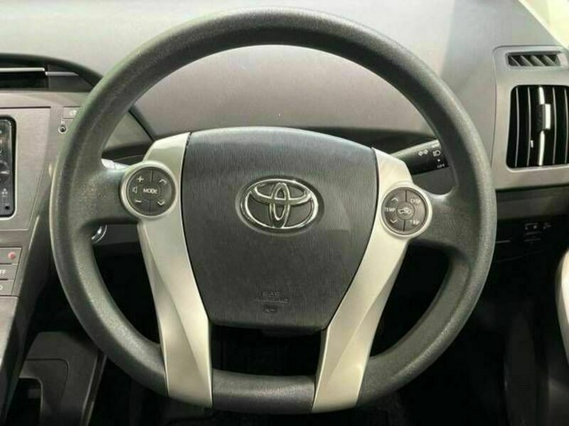 PRIUS-11