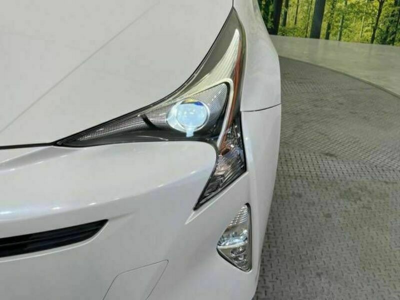 PRIUS-12