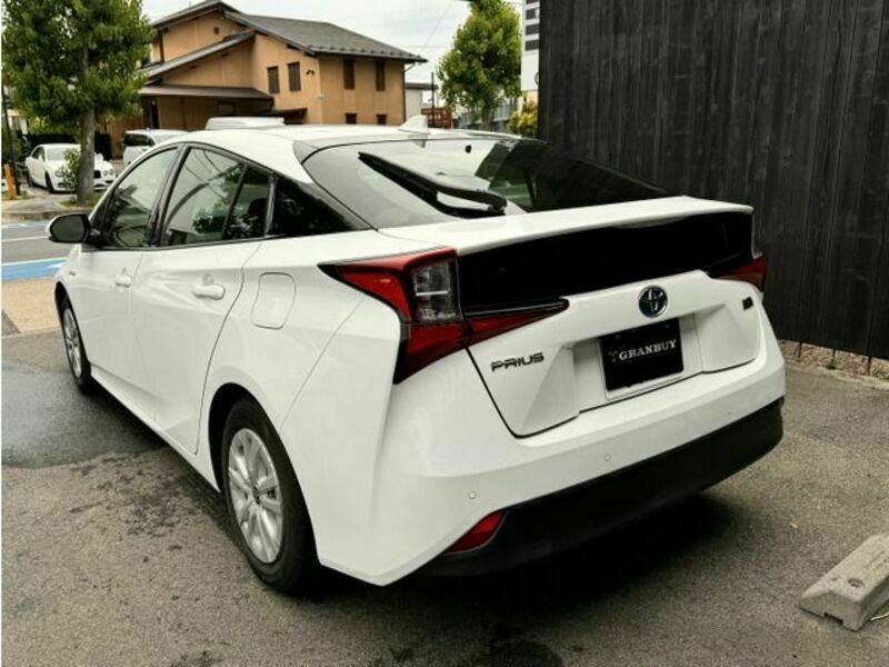 PRIUS-15