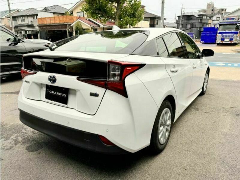 PRIUS-16