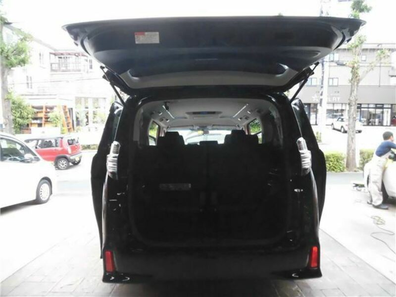 VELLFIRE-20