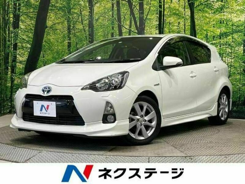 TOYOTA　AQUA