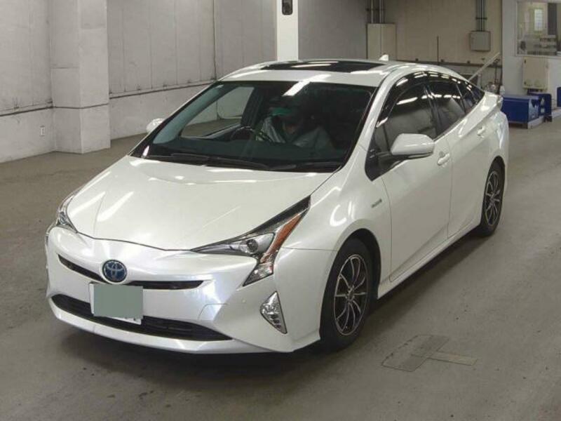 TOYOTA　PRIUS