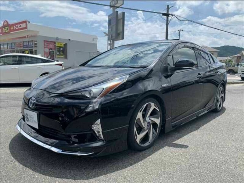 TOYOTA　PRIUS