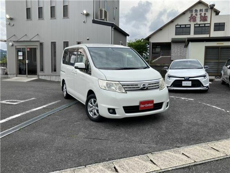 NISSAN　SERENA