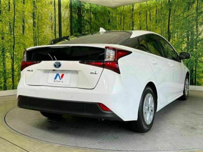 PRIUS-17