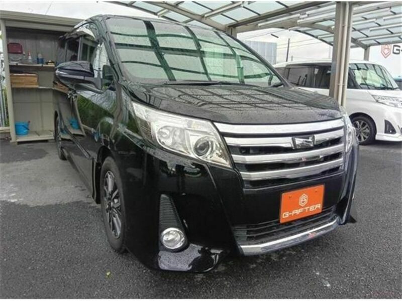 TOYOTA　NOAH