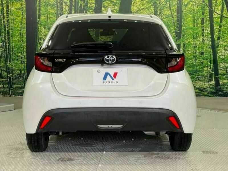 YARIS-15