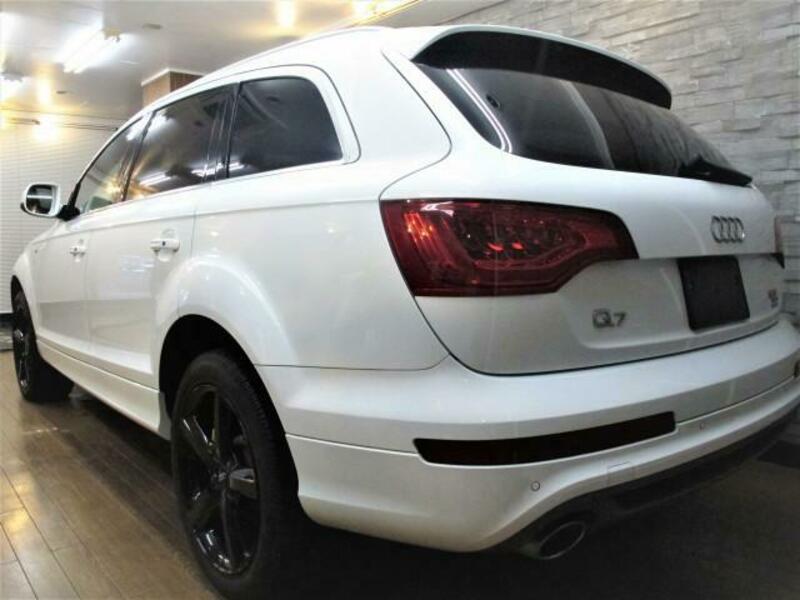 Q7