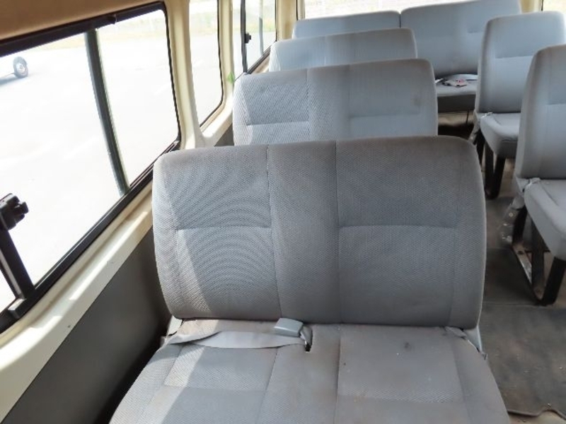 Hiace Commuter-5