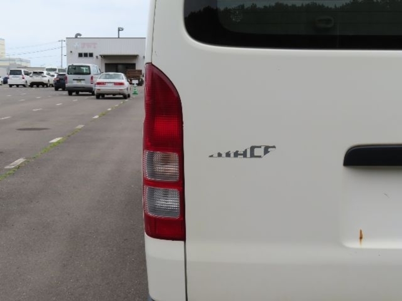 Hiace Commuter-34