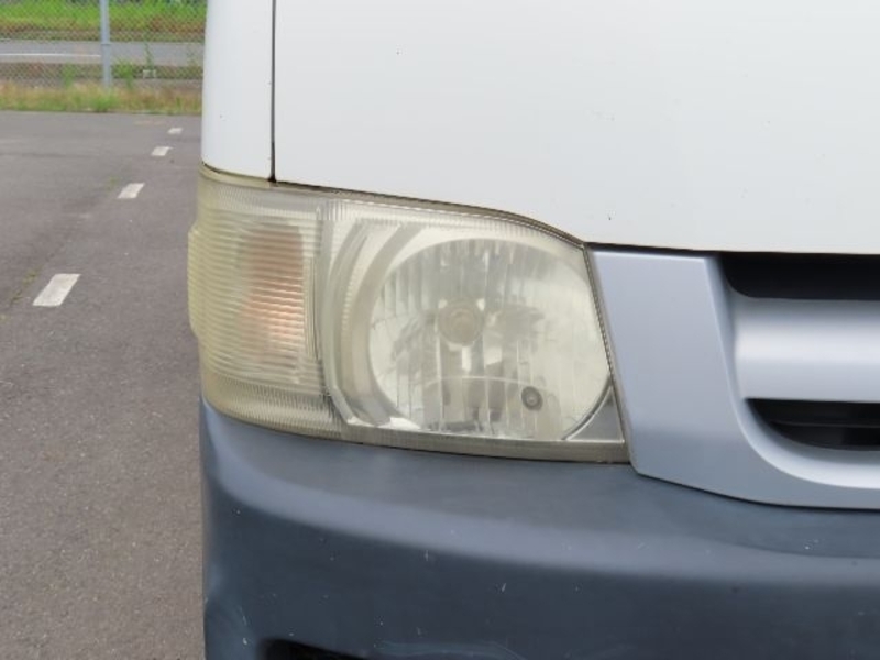 Hiace Commuter-32