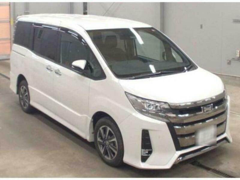 TOYOTA　NOAH