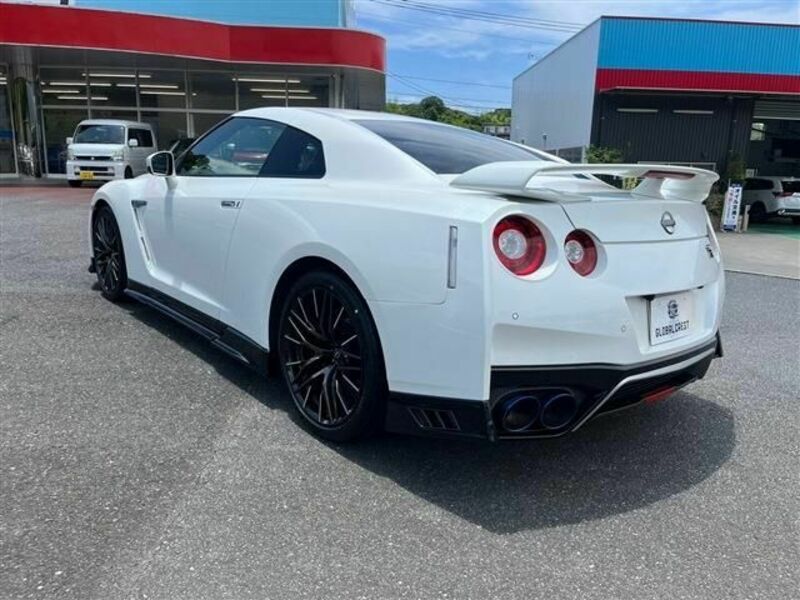 GT-R-8