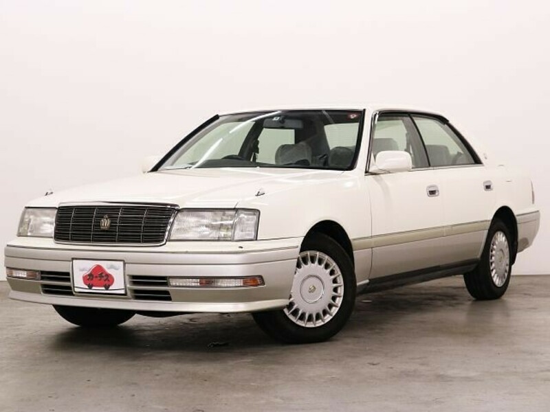 TOYOTA　CROWN