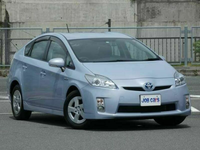 TOYOTA　PRIUS